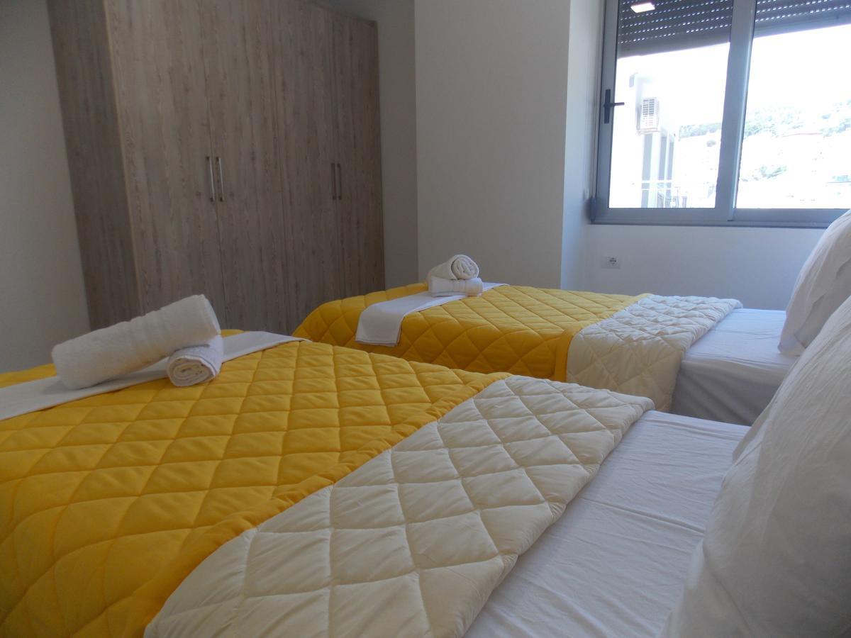 Elegance * Sarandë